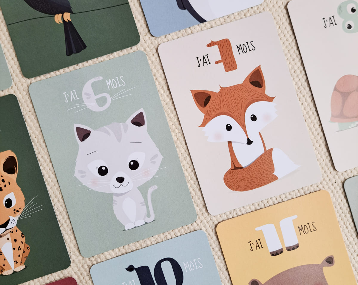 cartes-etape-bebe-personnalisees-support-bois