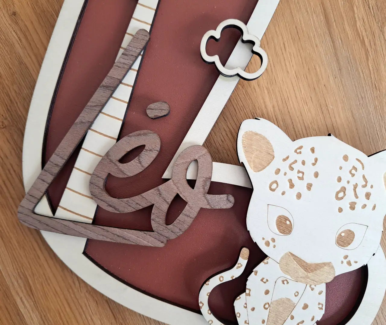 lettre-bois-personnalisee-leo