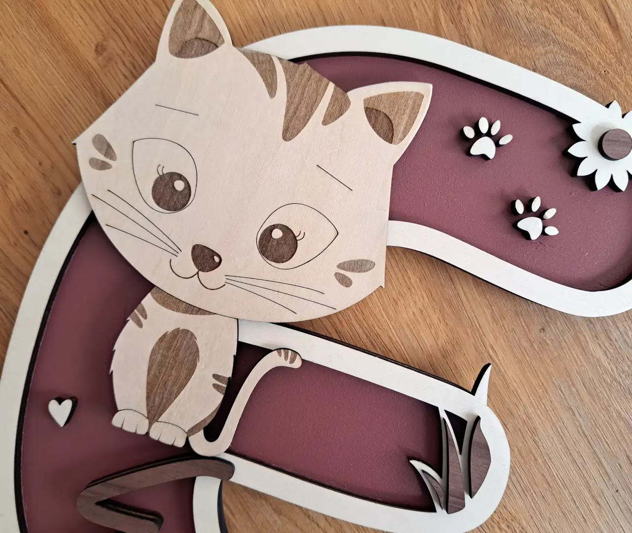lettre-e-bois-personnalisee-chat