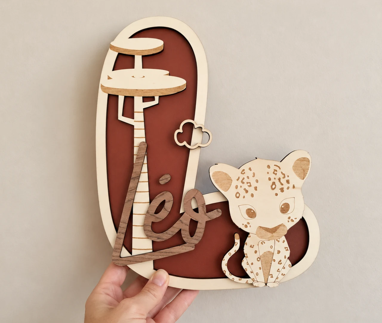 lettre-prenom-bois-personnalisee-leopard-leo